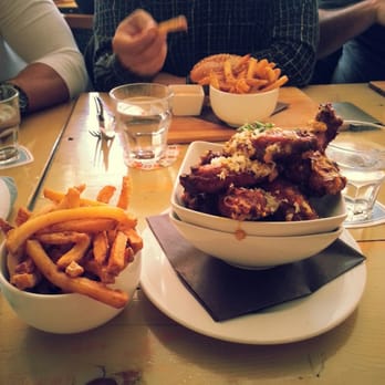 Indie Ale House - You gotta try the wings!  Grain fed! - Breweries Near Me - Toronto, Ontario