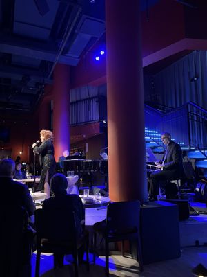 Chelsea Table & Stage by null