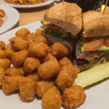 Kla Mo Ya Casino - Turkey bacon avocado sandwich and tots - Casinos Near Me - Chiloquin, Oregon