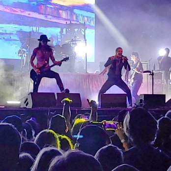 Beachlife Festival - This is what rock legends look like, Dave Navarro and Perry Farrell of Jane's Addiction - 09/10/2021 - Festivals Near Me - Redondo Beach, California