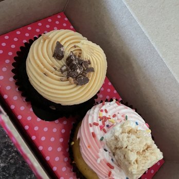 Smallcakes - two cupcakes in a box - Desserts Near Me - Albany, Georgia Smallcakes - two cupcakes in a box - Desserts Near Me - Albany, Georgia