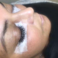 SKYN Wax Lounge - Classic (enchanting) lash set