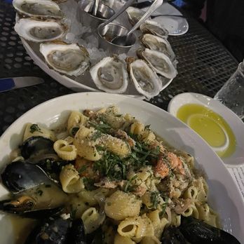 Viale - Third round dolla oystaa - Italian Near Me - Cambridge, Massachusetts