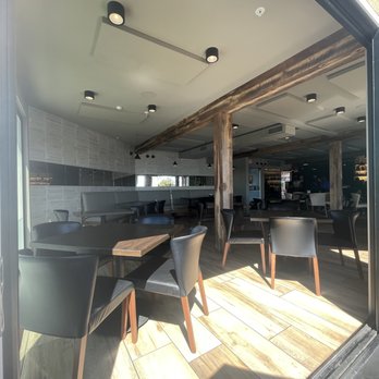 Oak - Indoor Seating with open concept - New American Near Me - Laguna Beach, California Oak - Indoor Seating with open concept - New American Near Me - Laguna Beach, California