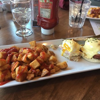 Vimy's Lounge & Grill - Lounges Near Me - Waterton Park, Alberta Vimy's Lounge & Grill - Lounges Near Me - Waterton Park, Alberta