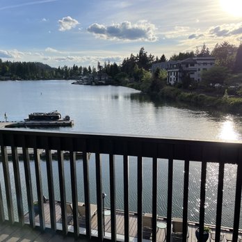 Lakeshore Inn - Room view - Hotels Near Me - Lake Oswego, Oregon