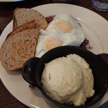 Bella's Cafe - Mine - Breakfast & Brunch Near Me - New Haven, Connecticut