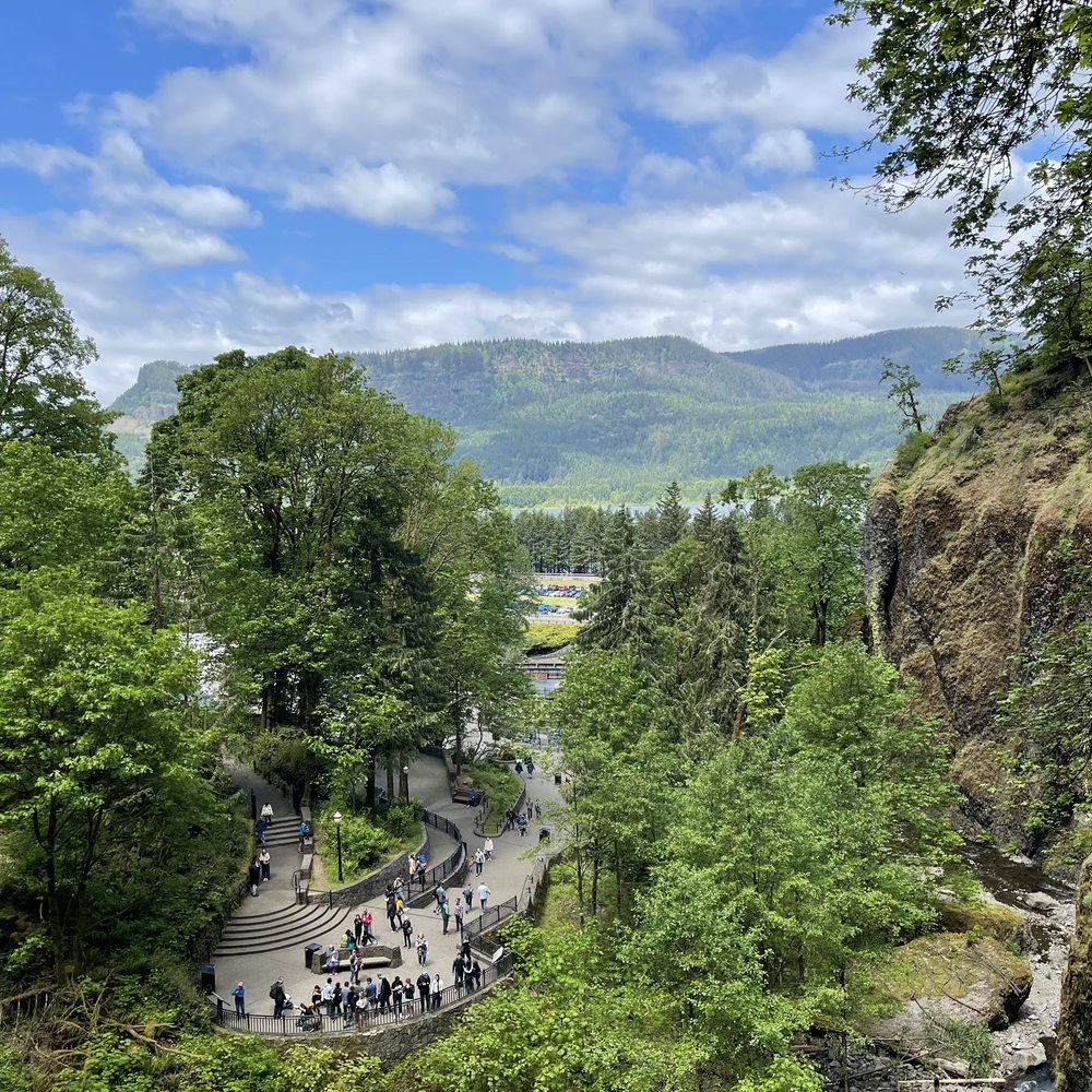 Multnomah Falls - Hiking Near Me - Bridal Veil, Oregon Multnomah Falls - Hiking Near Me - Bridal Veil, Oregon