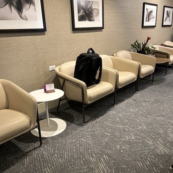 The Plumeria Lounge - Decor - Airport Lounges Near Me - Honolulu, Hawaii