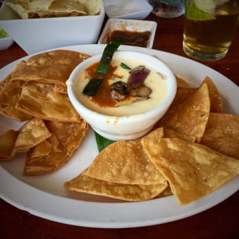 El Alma - Blanco queso y rojo - Mexican Near Me - Austin, Texas El Alma - Blanco queso y rojo - Mexican Near Me - Austin, Texas