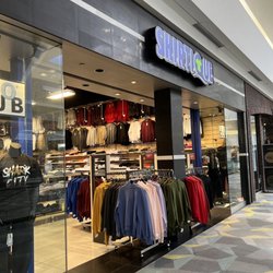 Shirtique - Outside