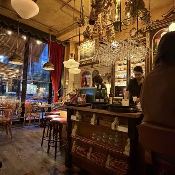 Café Miracolo - Brasseries Near Me - Montreal, Quebec