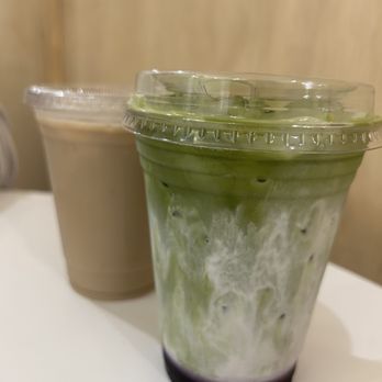 Sojeata - Left: Oolong Milk Tea Right: Blueberry Lavender Matcha Latte - Bubble Tea Near Me - Fullerton, California Sojeata - Left: Oolong Milk Tea Right: Blueberry Lavender Matcha Latte - Bubble Tea Near Me - Fullerton, California
