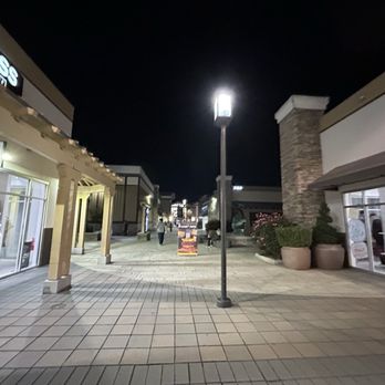 San Francisco Premium Outlets - Outlet Stores Near Me - Livermore, California San Francisco Premium Outlets - Outlet Stores Near Me - Livermore, California