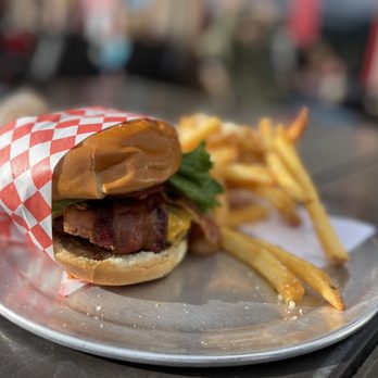 Burger Me - The Cowboy Burger - Burgers Near Me - Truckee, California