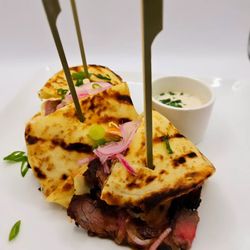 Bistro 410 - NAAN'S BULGOGI BUNS