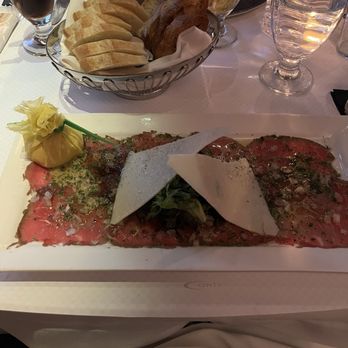 Le Continental - Boef carpaccio w Parmesan - French Near Me - Quebec City, Quebec Le Continental - Boef carpaccio w Parmesan - French Near Me - Quebec City, Quebec