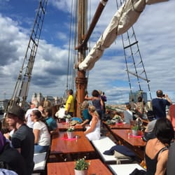 Båtservice Sightseeing - Cruising down the fjord