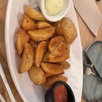 Sukaldea Atotxa - Patatas bravas - Basque Near Me - Madrid, M