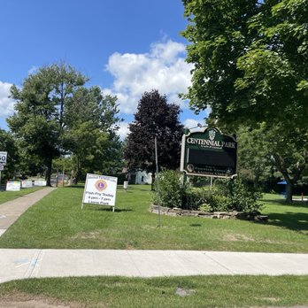 Fenwick Lions Club - Sign at entrance with hours posted - Fish & Chips Near Me - Pelham, Ontario Fenwick Lions Club - Sign at entrance with hours posted - Fish & Chips Near Me - Pelham, Ontario