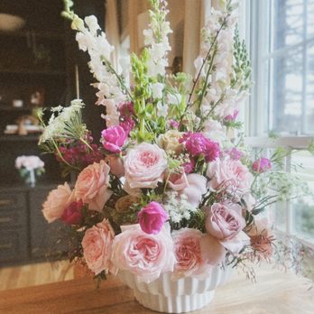 Canvas Blooms - Florists Near Me Canvas Blooms - Florists Near Me