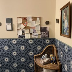 Cafe Blue - Cool bathroom