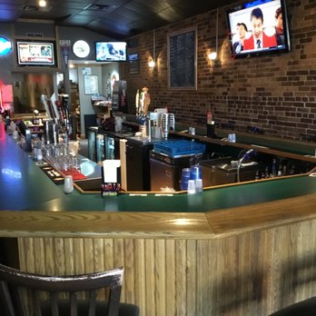 Trotters Pub & Grill - the bar and televisions - American Near Me - New Lexington, Ohio Trotters Pub & Grill - the bar and televisions - American Near Me - New Lexington, Ohio