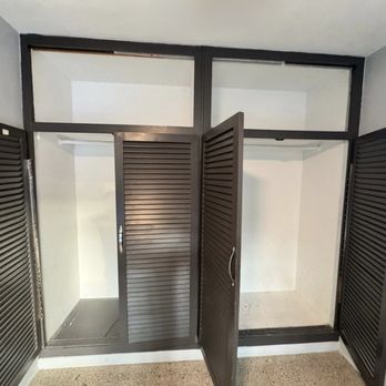 South Florida Doors & Closets - Old closet - Home Organization Near Me - Davie, Florida South Florida Doors & Closets - Old closet - Home Organization Near Me - Davie, Florida
