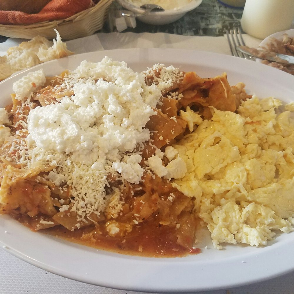 Plato de Oro - I ordered red chilaquiles with scrambled eggs Chilaquiles rojos con huevo revueltos - Mexican Near Me - Tijuana, BCN Plato de Oro - I ordered red chilaquiles with scrambled eggs Chilaquiles rojos con huevo revueltos - Mexican Near Me - Tijuana, BCN