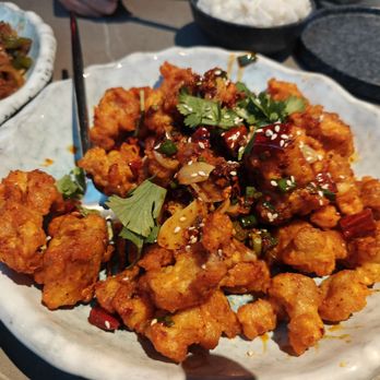 Lantern Restaurant & Bar - Chinese Near Me - Arlington, Virginia
