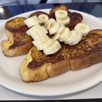 Whitepoint Diner - Challah bread French Toast with Fruit - Diners Near Me - College Point, New York