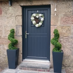 Complexions Beauty Salon - Front entrance