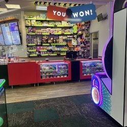 Chuck E. Cheese - Redeem tickets