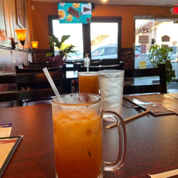 Pad Thai Classic - Thai Iced Tea with Cream  [+ Hand sanitizer in every other table] - Thai Near Me - Long Beach, California