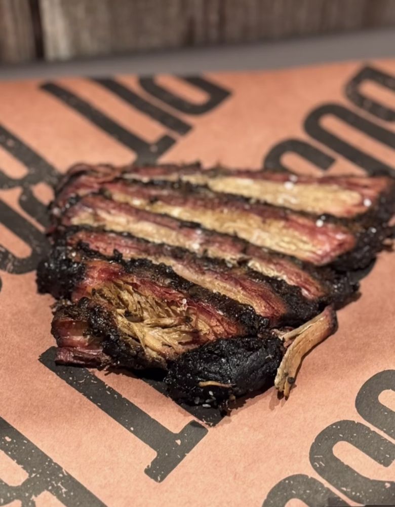 Main Course Smokehouse Logo