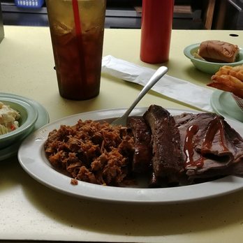 Dobb's Famouse Bar-B-Que - Combination Plate - Barbeque Near Me - Dothan, Alabama Dobb's Famouse Bar-B-Que - Combination Plate - Barbeque Near Me - Dothan, Alabama