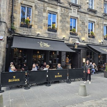 The Beehive Inn - Outside view of the restrauant/pub. - Pubs Near Me - Edinburgh, EDH The Beehive Inn - Outside view of the restrauant/pub. - Pubs Near Me - Edinburgh, EDH