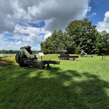 Fort Donelson National Battlefield - Landmarks & Historical Buildings Near Me - Dover, Tennessee Fort Donelson National Battlefield - Landmarks & Historical Buildings Near Me - Dover, Tennessee