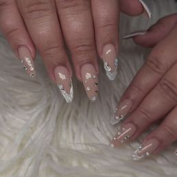 I love going to Dazzle Nails my nails last about 3-4 weeks without lifting Fiona always does a great Job I love going to Dazzle Nails my nails last about 3-4 weeks without lifting Fiona always does a great Job