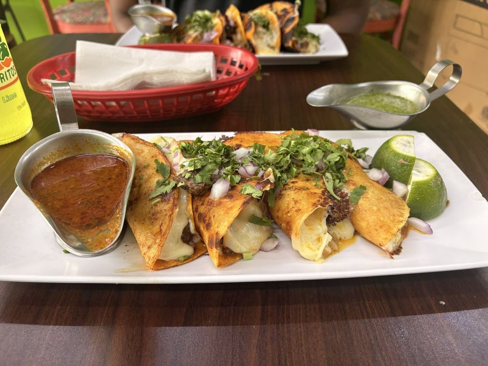 Food from Cielo's Final Touch
