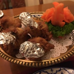 Herb & Spice Royal Thai Cuisine - Great chicken wings!