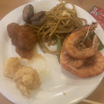 Panda Garden Buffet - Chowmein, mushrooms, orange chicken, deep fried shrimps; and coconut shrimps - Chinese Near Me - Minneapolis, Minnesota