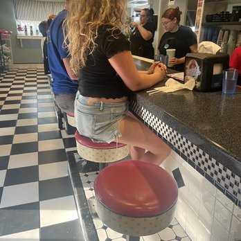 Dewar's Candy Shop - Cute seating - Candy Stores Near Me - Bakersfield, California