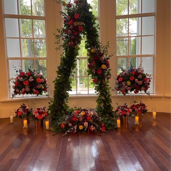 RJ Glamour & Innovation - Arch - Party Equipment Rentals Near Me - Winter Park, Florida