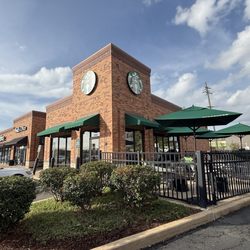 Starbucks - Outside patio