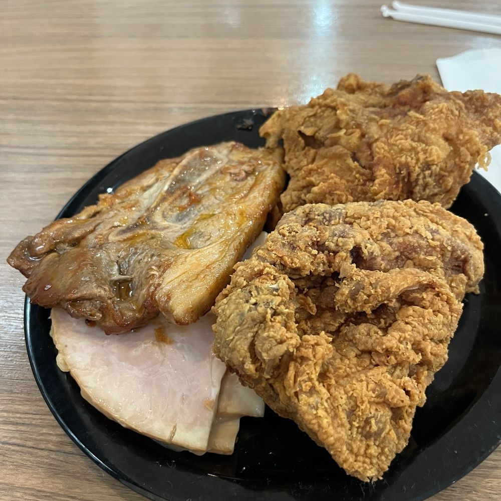 Sirloin Stockade - Nice sized fried chicken breasts - Steakhouses Near Me - Rolla, Missouri