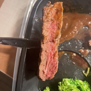 Applebee's Grill + Bar - This was my daughters well done 6 oz. Top Sirloin* - American Near Me - Kennewick, Washington