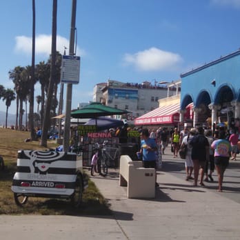 Venice Beach Boardwalk - Beach and stands - Beaches Near Me - Venice, California Venice Beach Boardwalk - Beach and stands - Beaches Near Me - Venice, California