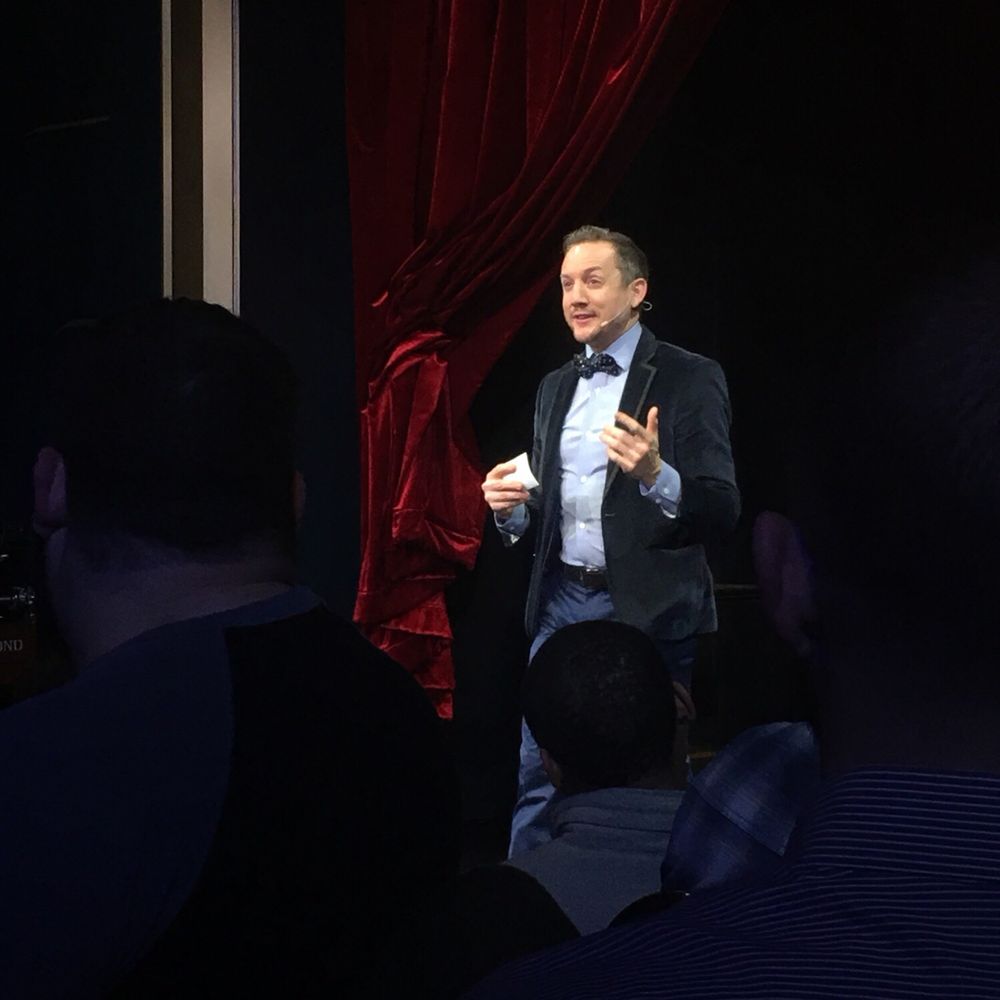 Chicago Magic Lounge - Magician - Magicians Near Me - Chicago, Illinois