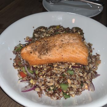 Echo & Rig - Over the Rainbow salad with Salmon - Steakhouses Near Me - Sacramento, California